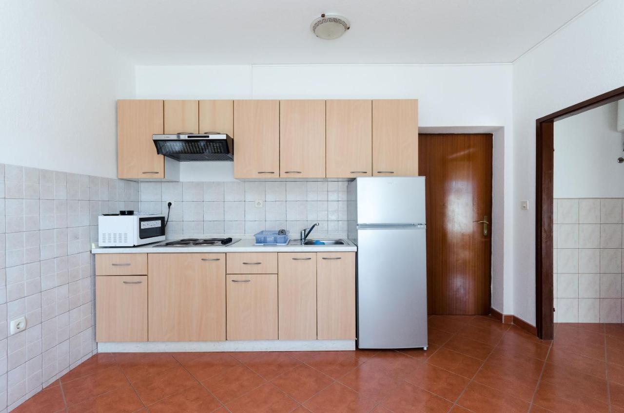 Apartments Anica J Лопар Екстериор снимка