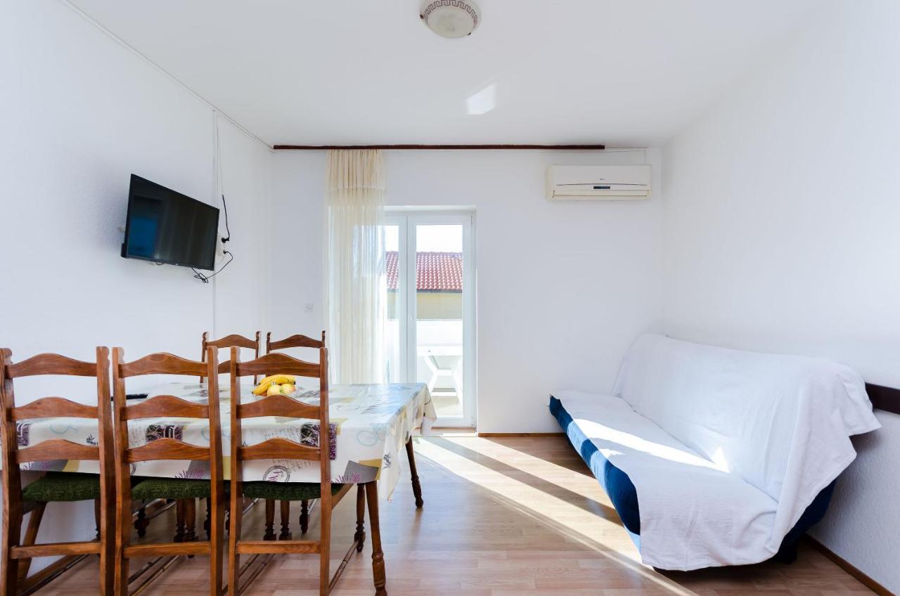 Apartments Anica J Лопар Екстериор снимка