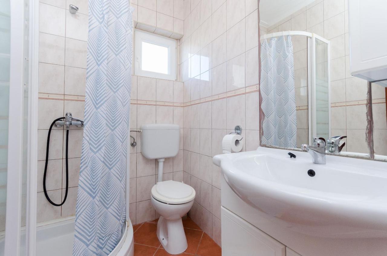 Apartments Anica J Лопар Екстериор снимка