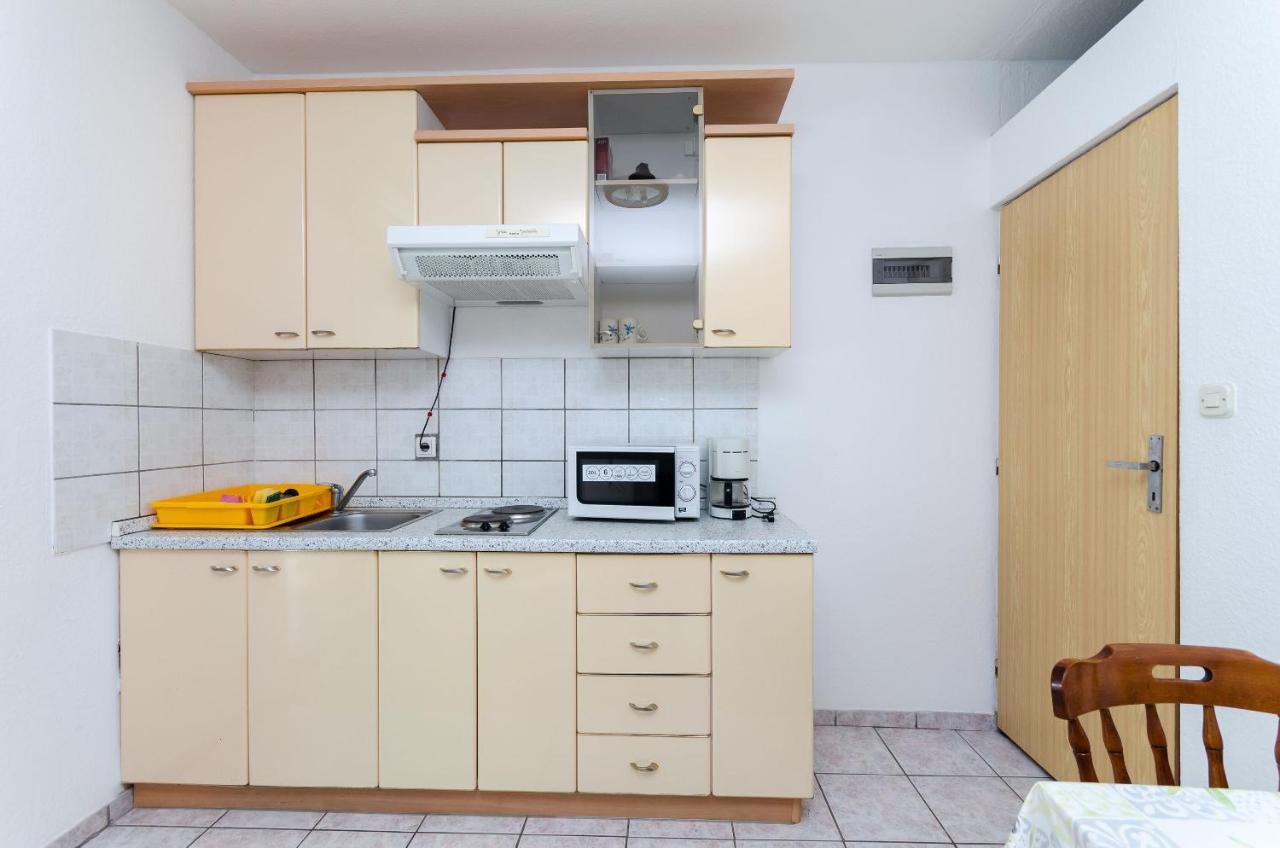 Apartments Anica J Лопар Екстериор снимка