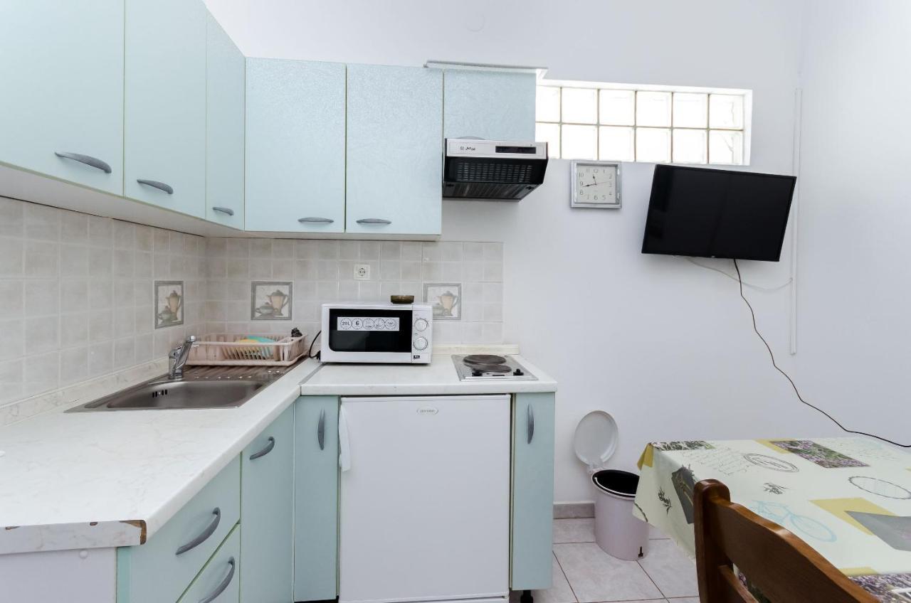 Apartments Anica J Лопар Екстериор снимка