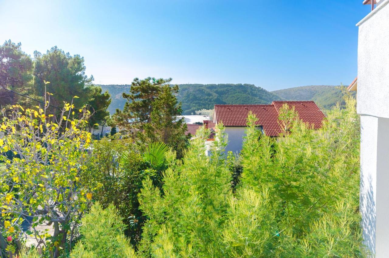 Apartments Anica J Лопар Екстериор снимка