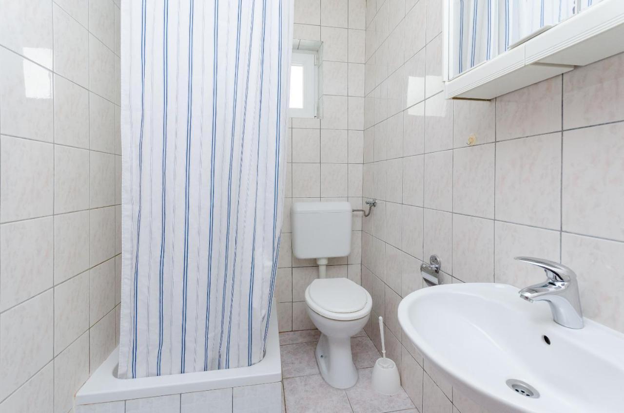 Apartments Anica J Лопар Екстериор снимка