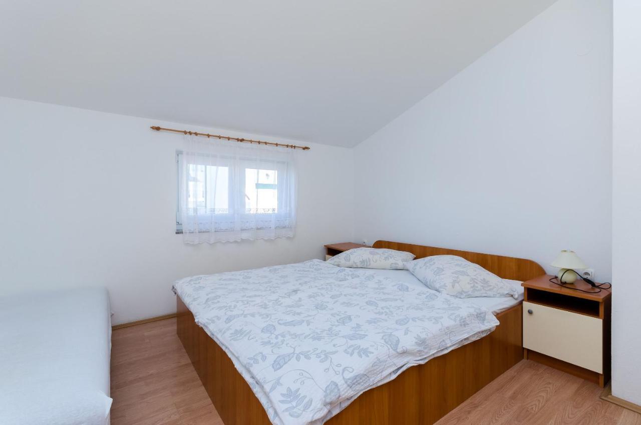 Apartments Anica J Лопар Екстериор снимка