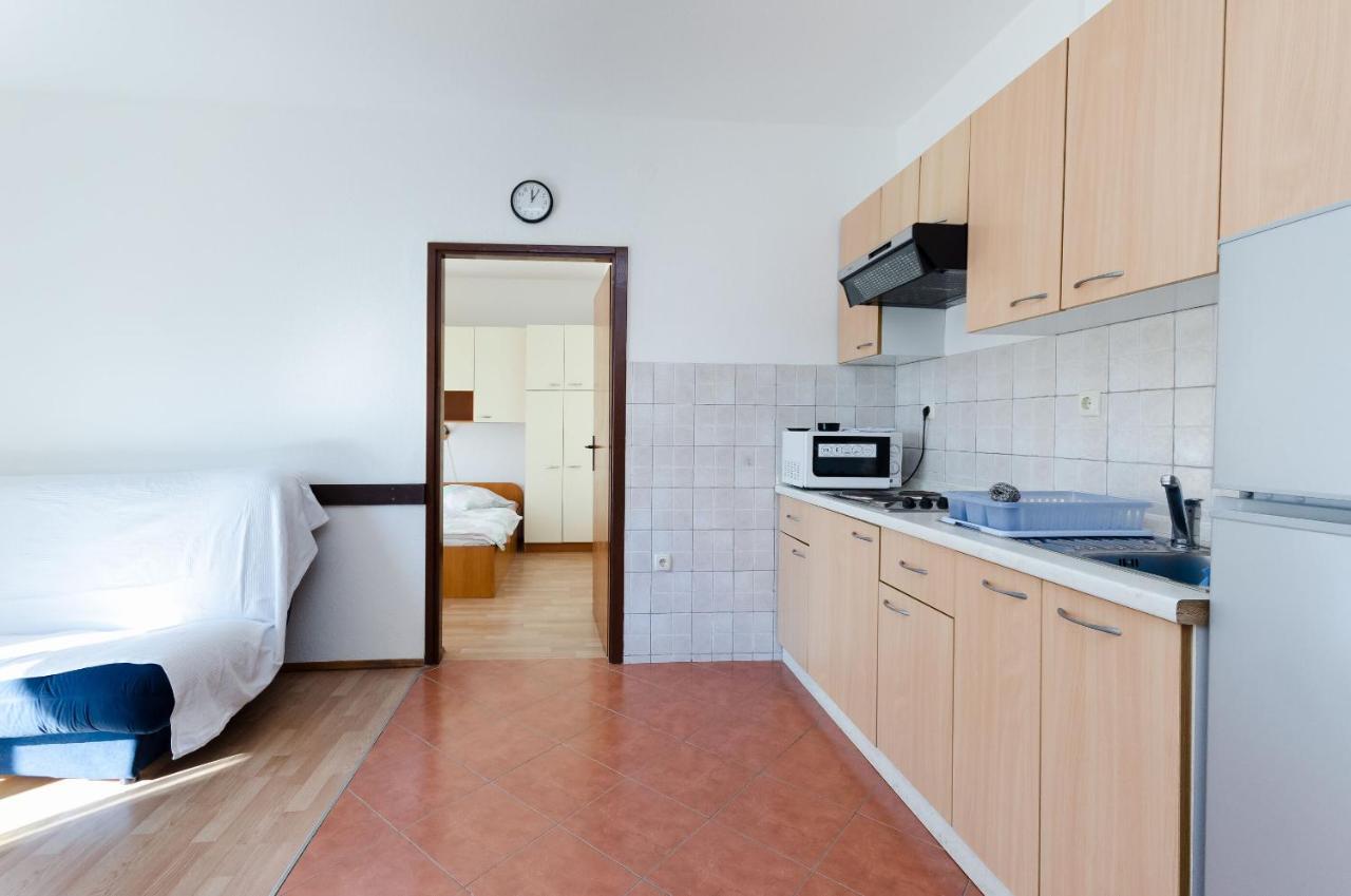 Apartments Anica J Лопар Екстериор снимка